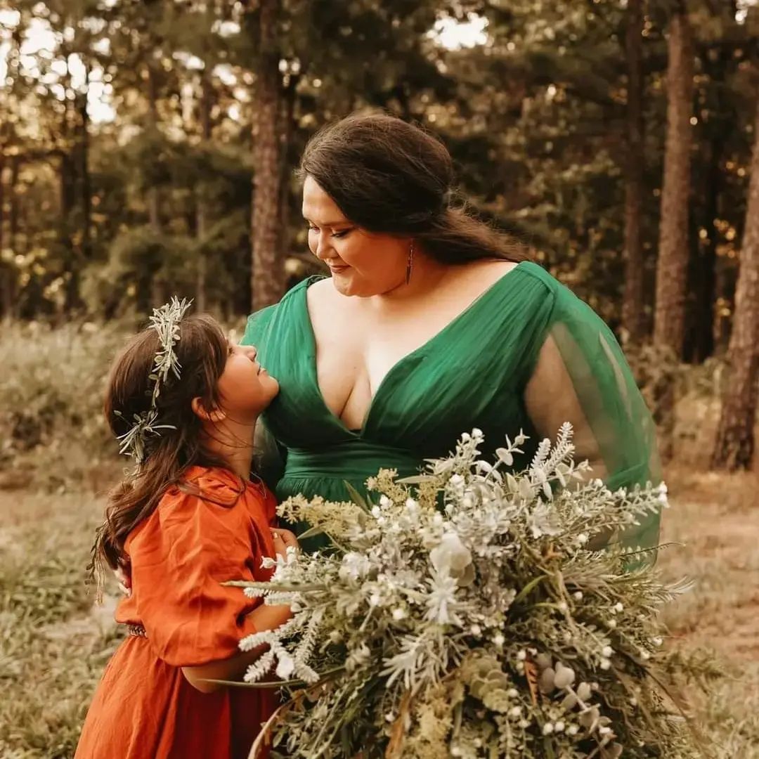 bride and daughter
