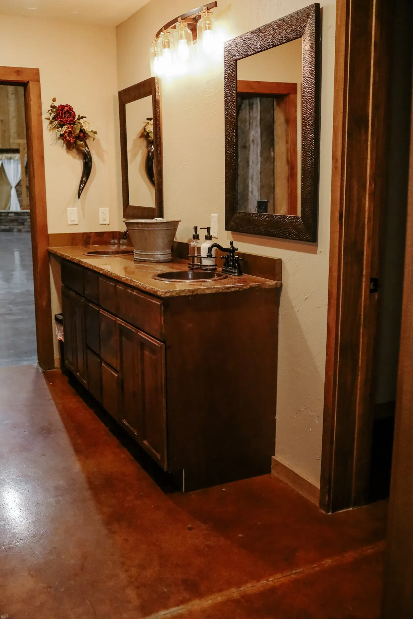 dual vanity in bathroom